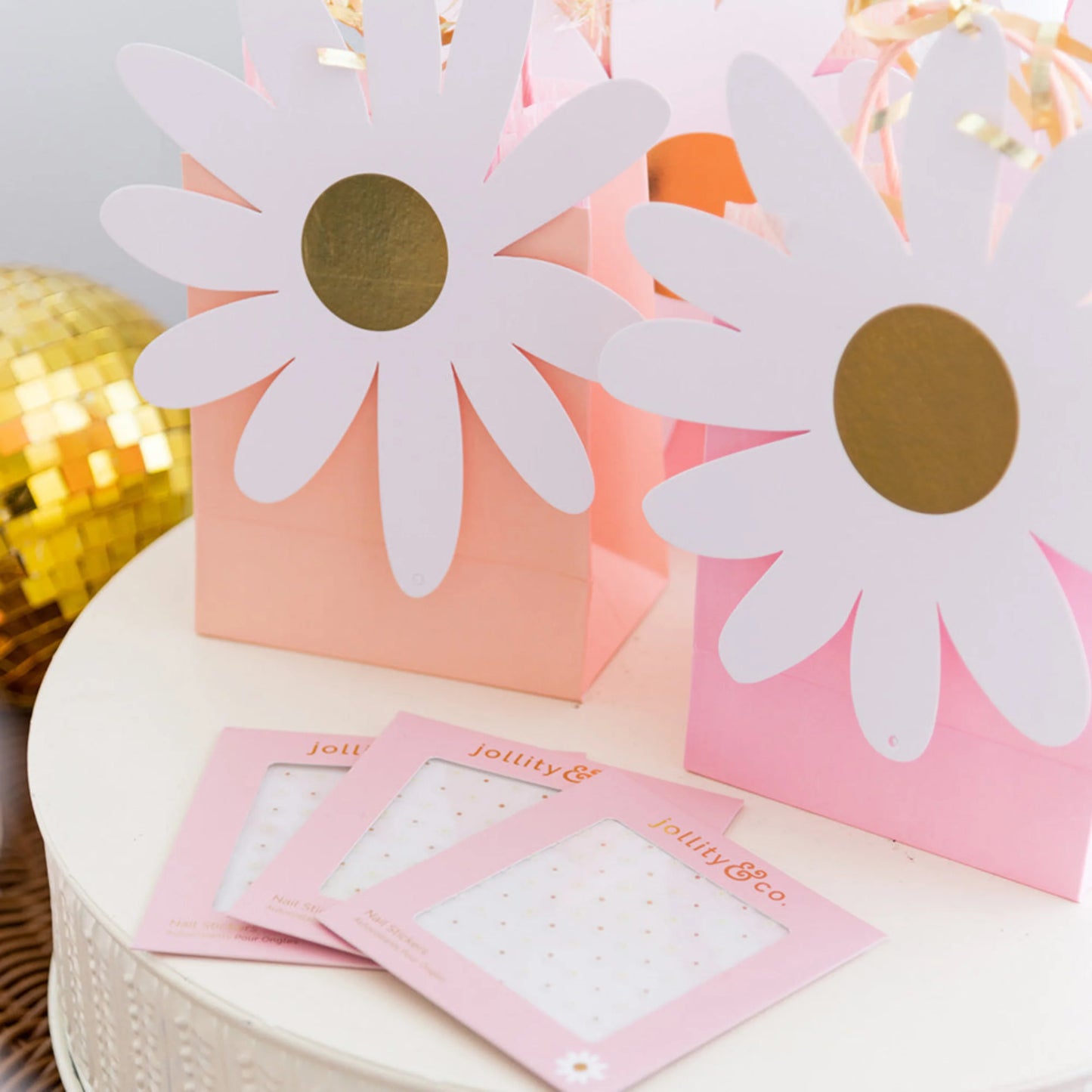 Peace Love Daisy Thingamajigs Retro Decoration Set 16 Pieces